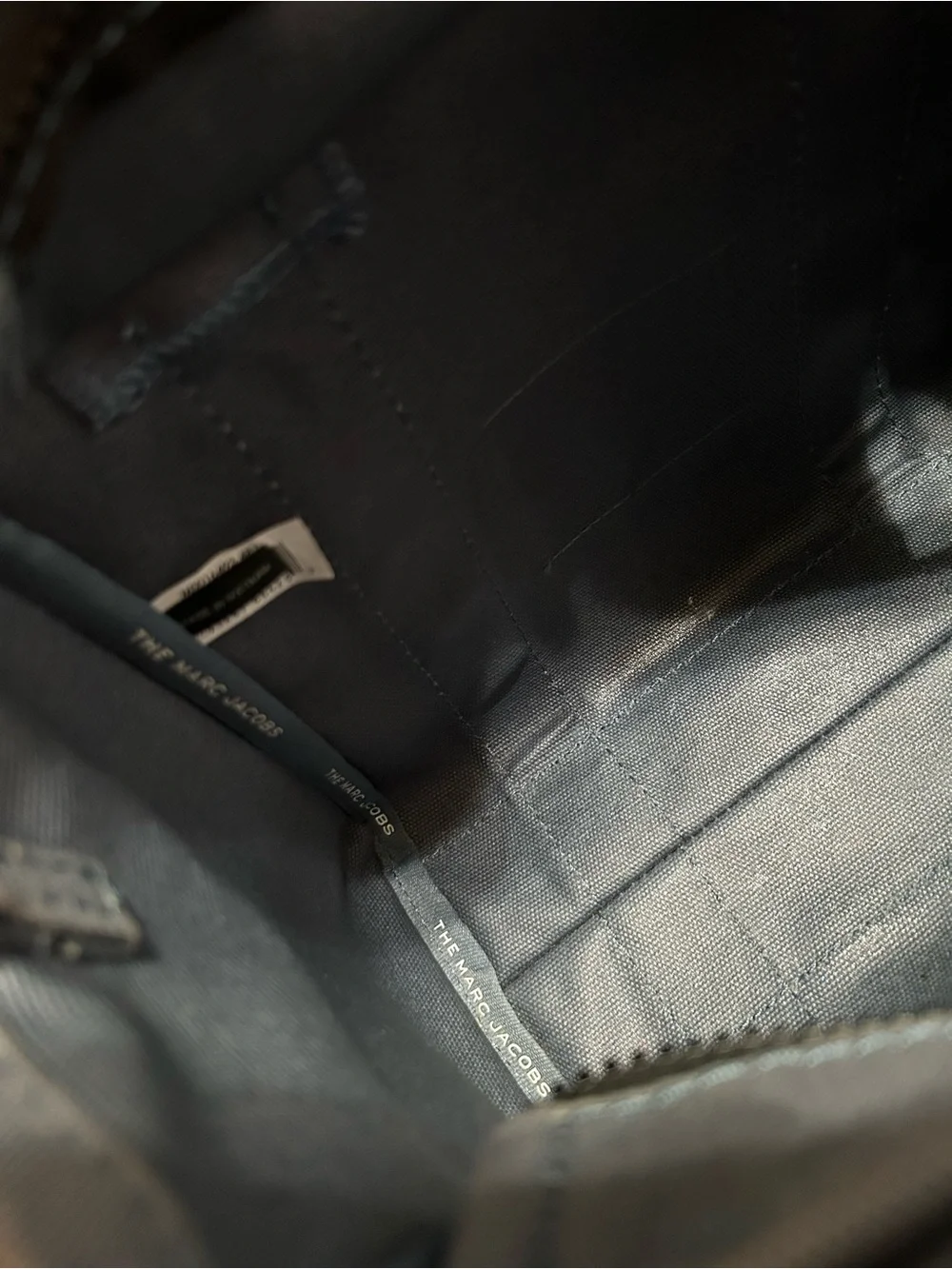 Marc Jacobs The Tote Bag - Picture 3 of 7